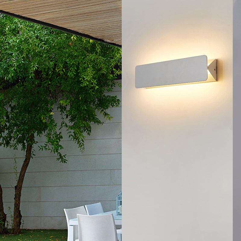 White Finish LED Metal Rotatable Wall Lamp For Indoor Use