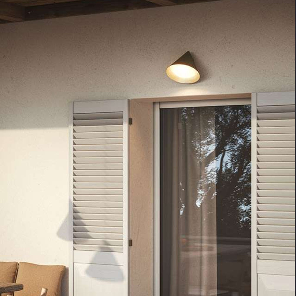 Black Gold IP65 Waterproof Minimalist Outdoor Metal Cone Light