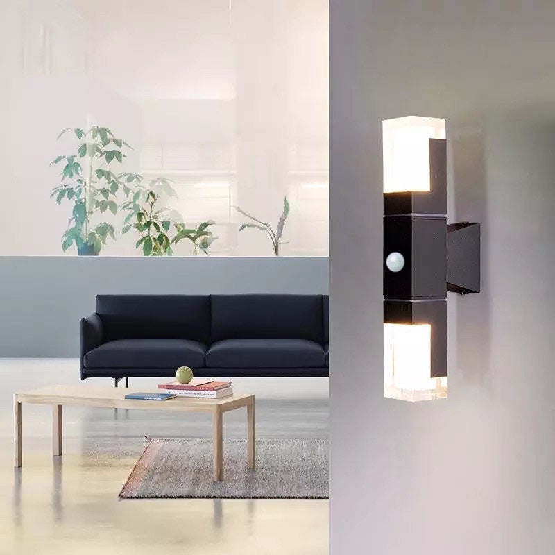 IP65 Rated Outdoor Metal Double Head Rectangular Wall Light