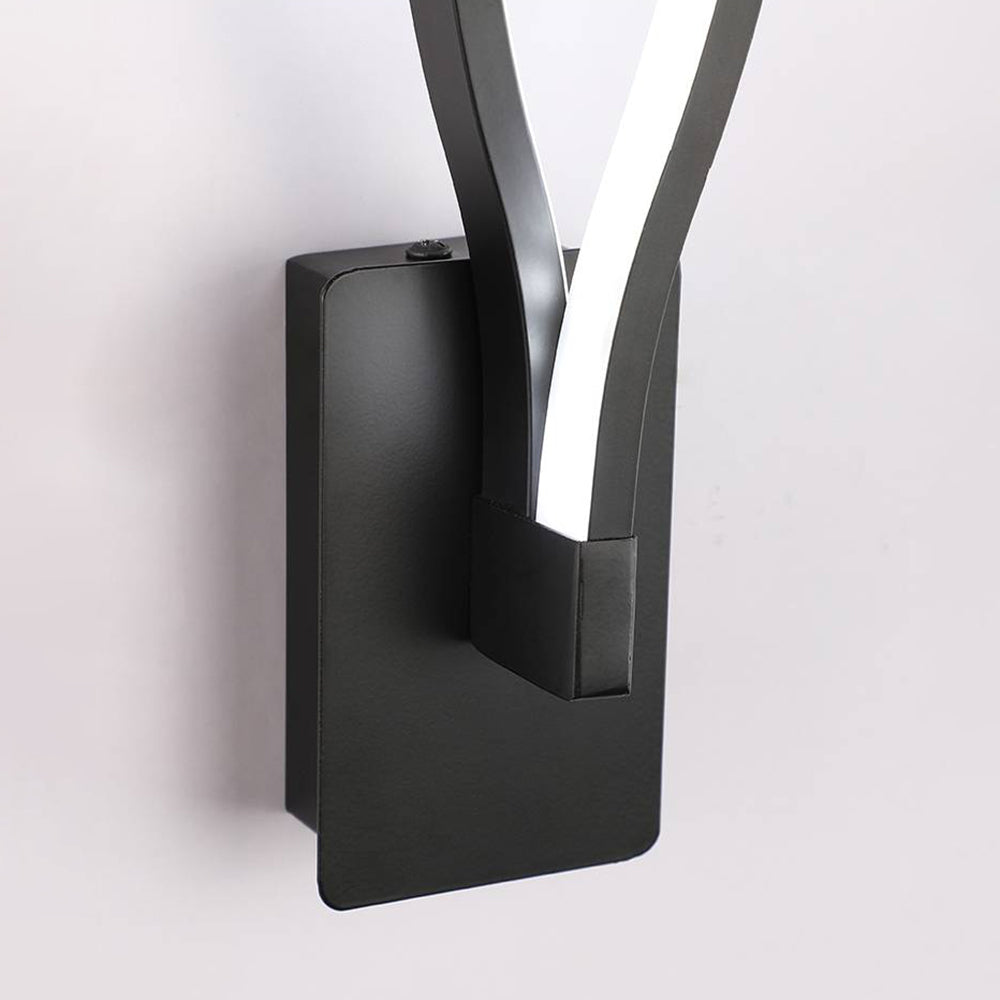Modern Minimalist Indoor Black and White Arisha Wave Wall Lamp