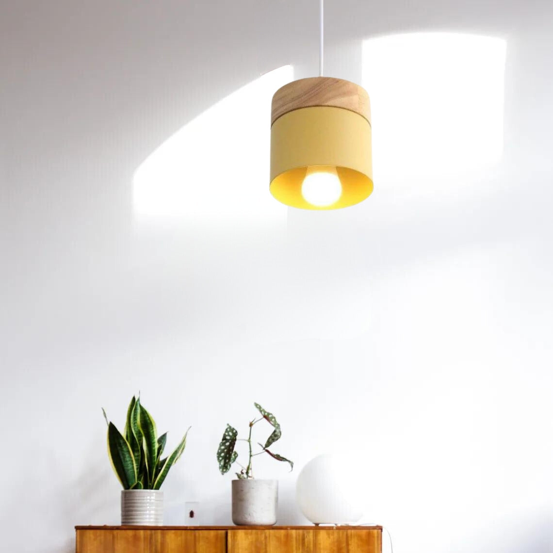 Metal And Wood Warm Glow Can Shape Pendant Light