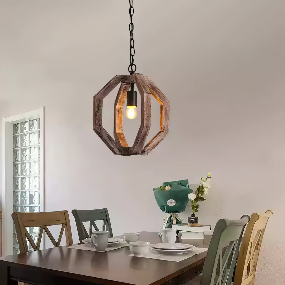 Wooden Shade Pendant Lamp With Creative Iron