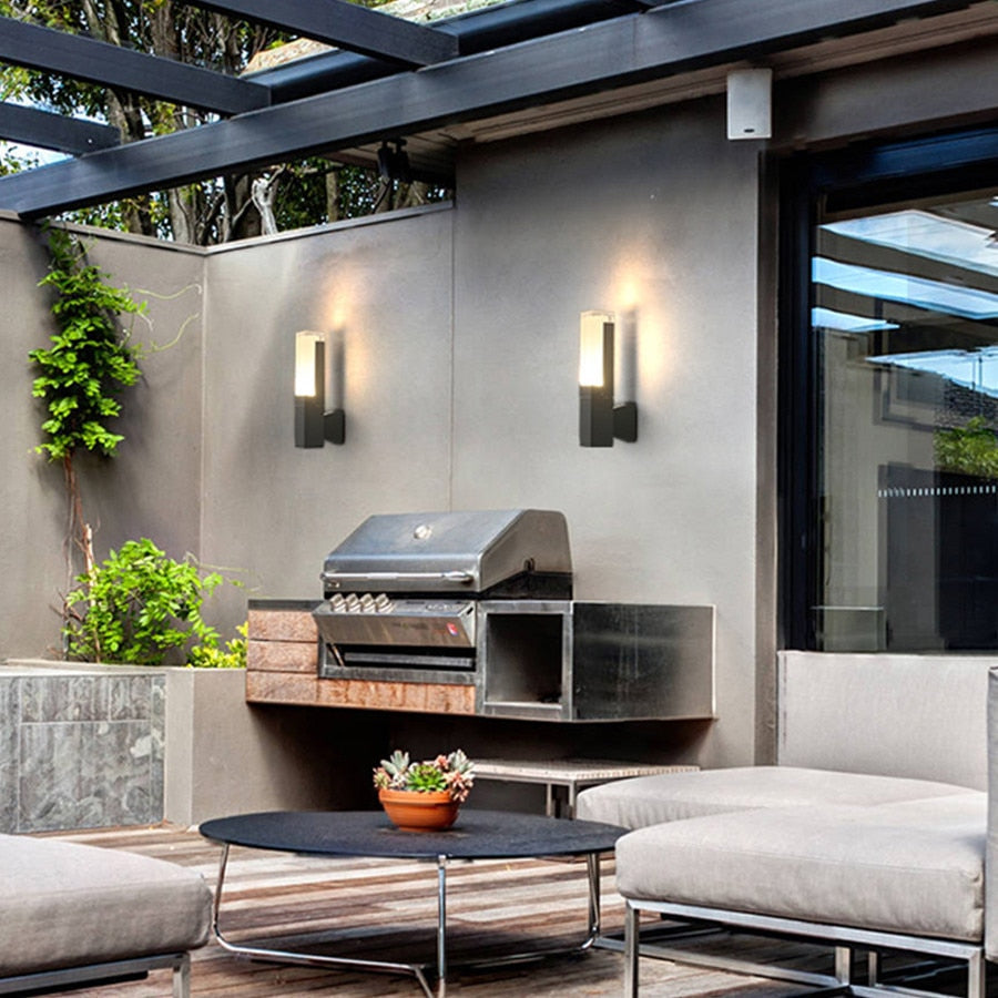 IP65 Rated Outdoor Metal Double Head Rectangular Wall Light