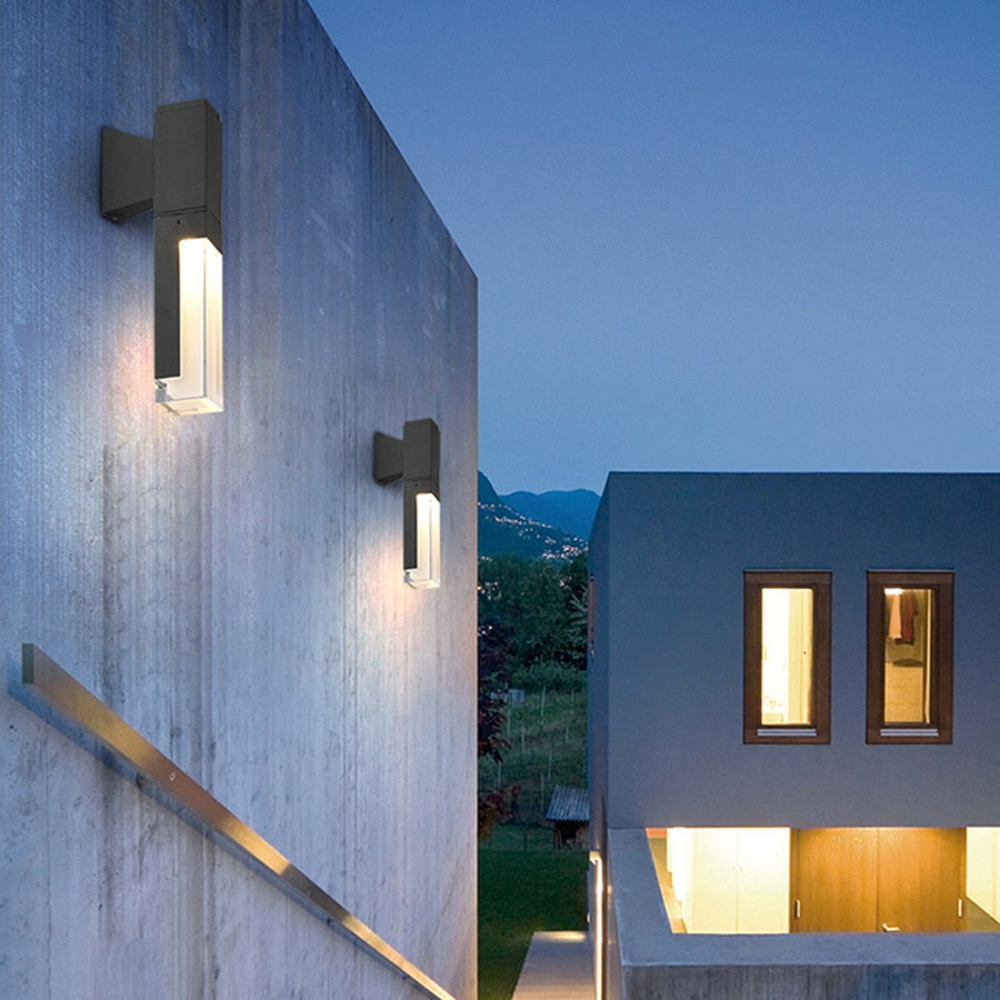 IP65 Rated Outdoor Metal Double Head Rectangular Wall Light