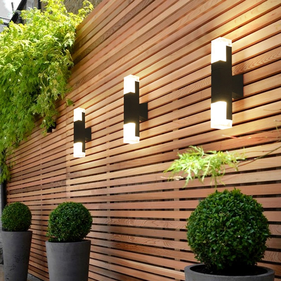IP65 Rated Outdoor Metal Double Head Rectangular Wall Light