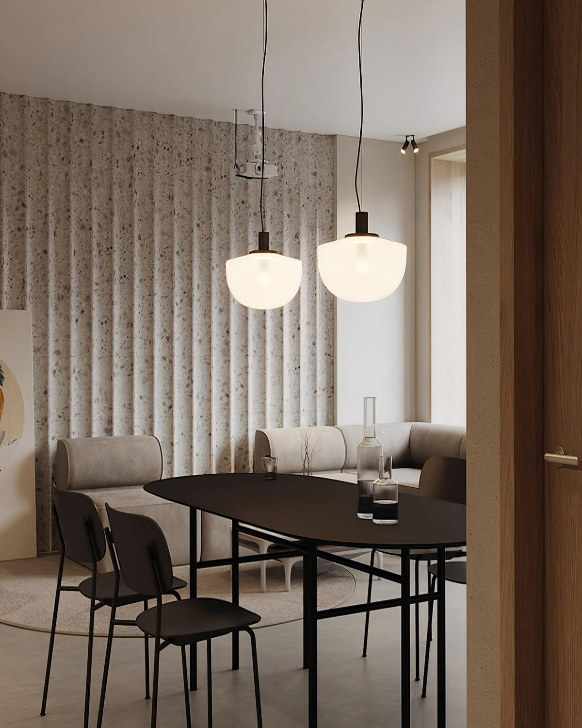 Calm Ambience Pendant Lamp With Metal Mount And Glass Dome