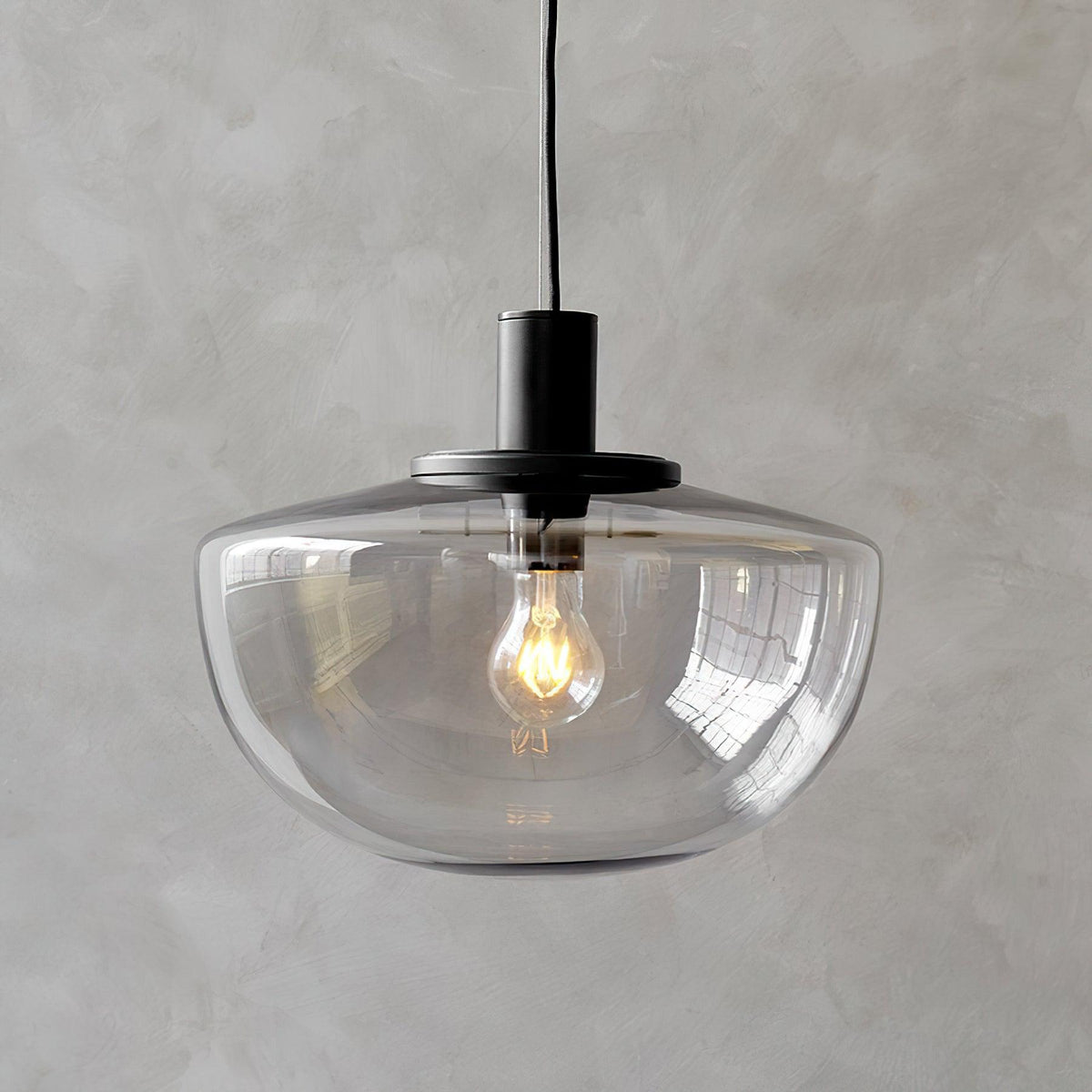 Calm Ambience Pendant Lamp With Metal Mount And Glass Dome