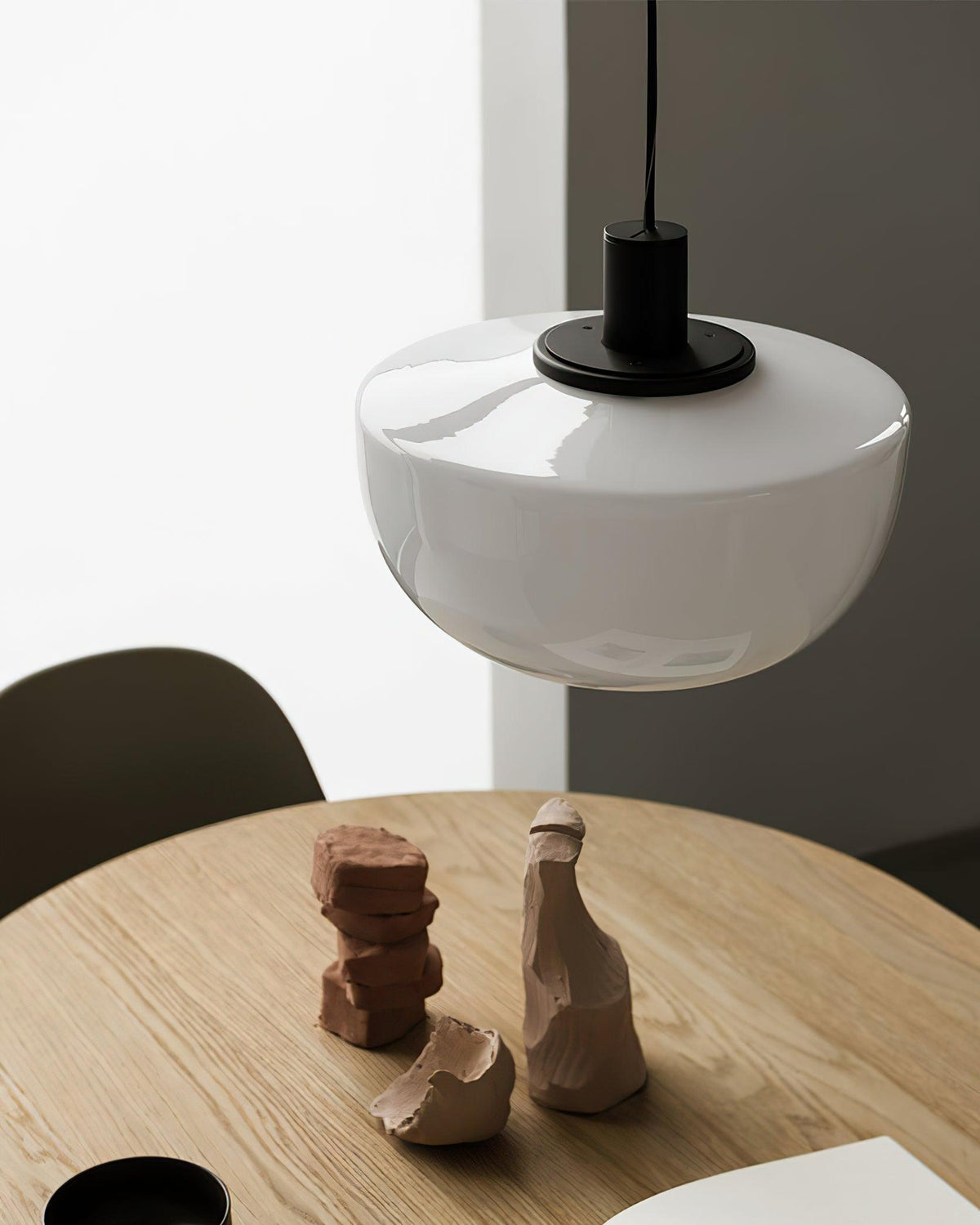 Calm Ambience Pendant Lamp With Metal Mount And Glass Dome
