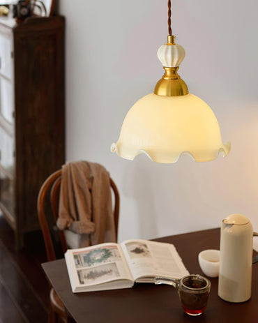 Wavy Edge Vintage Glass Romantic Pendant Lamp With Soft Glow