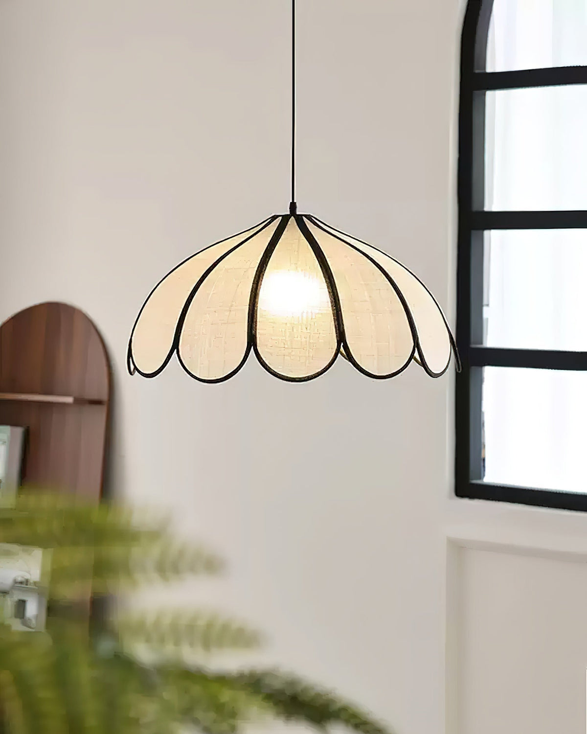 Warm Ambience Scalloped Plant Fiber Pendant Lamp