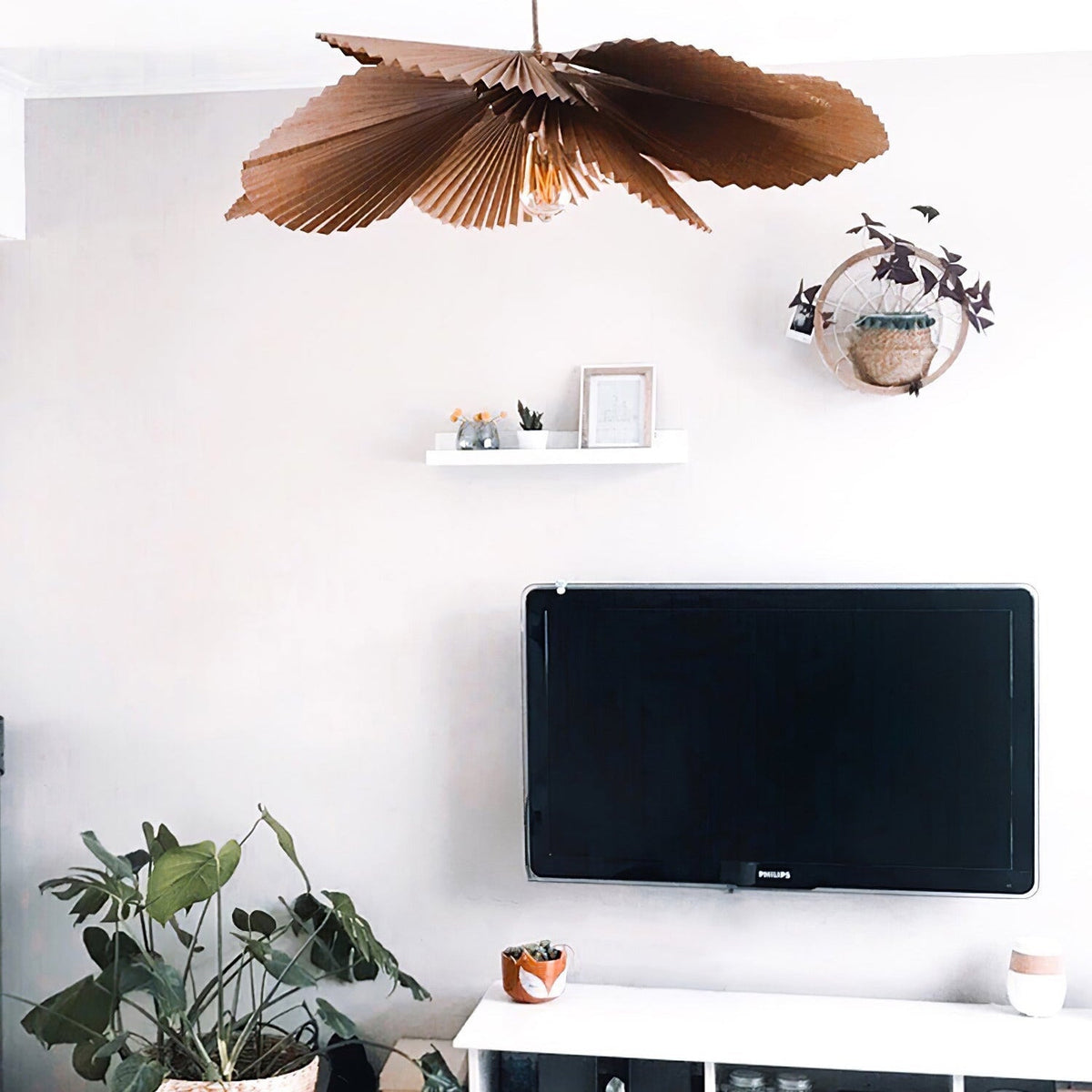 Pendant Lamp With Warm Glow Lyra Pleated Leaf Lotus