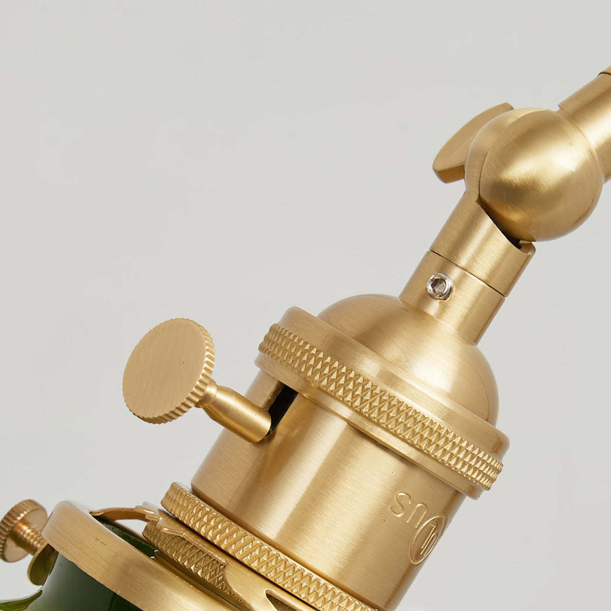 Adjustable Brass Wall Lamp For Bathrooms With Glass Shade