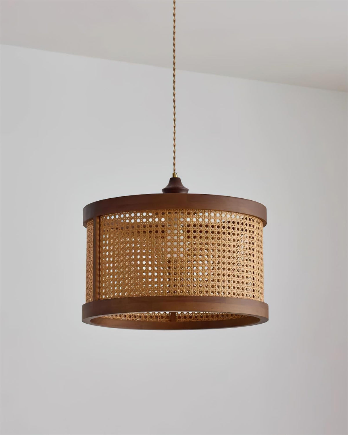 Warm Natural Ambience Handwoven Rattan Pendant Lamp