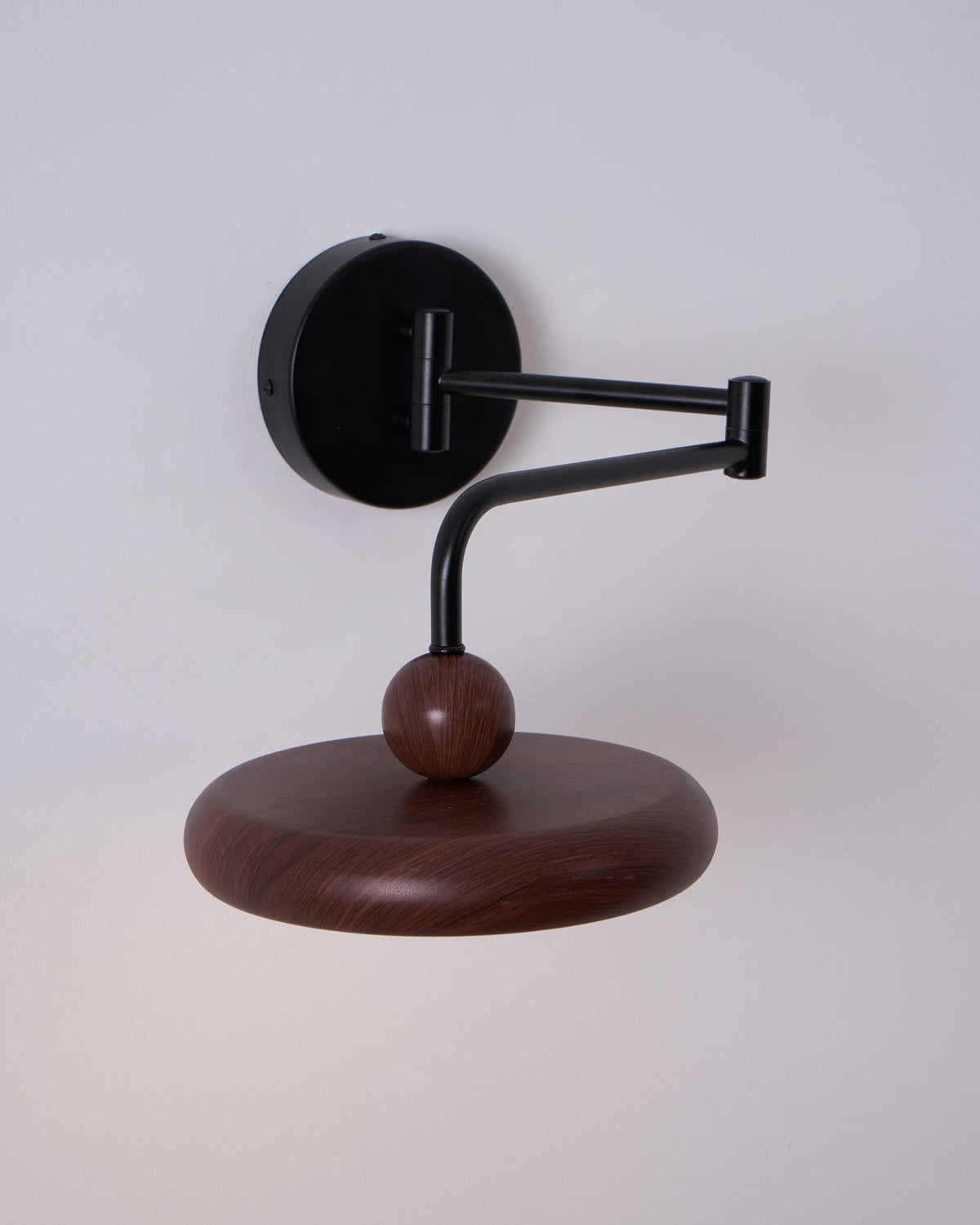 Integrated LED Dimmable 3000K Wall Light With Walnut Wood