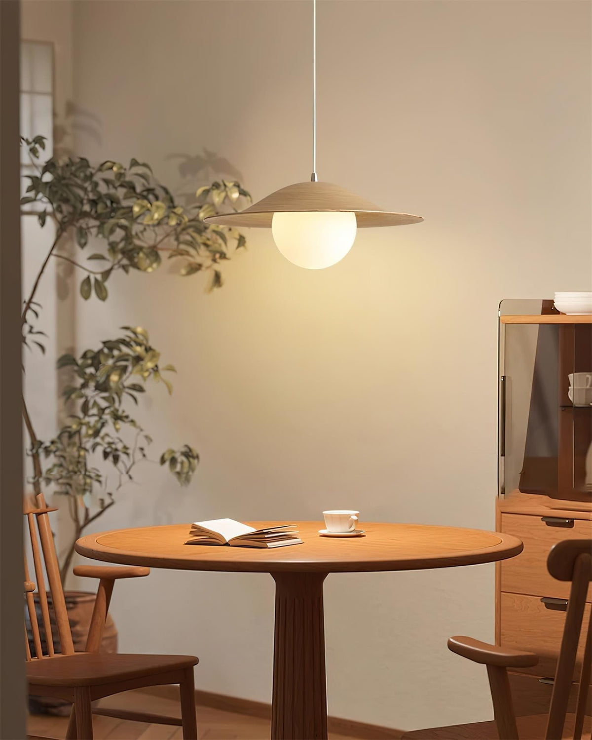 Glass Shade Metal Pendant Light For Warm Ambience