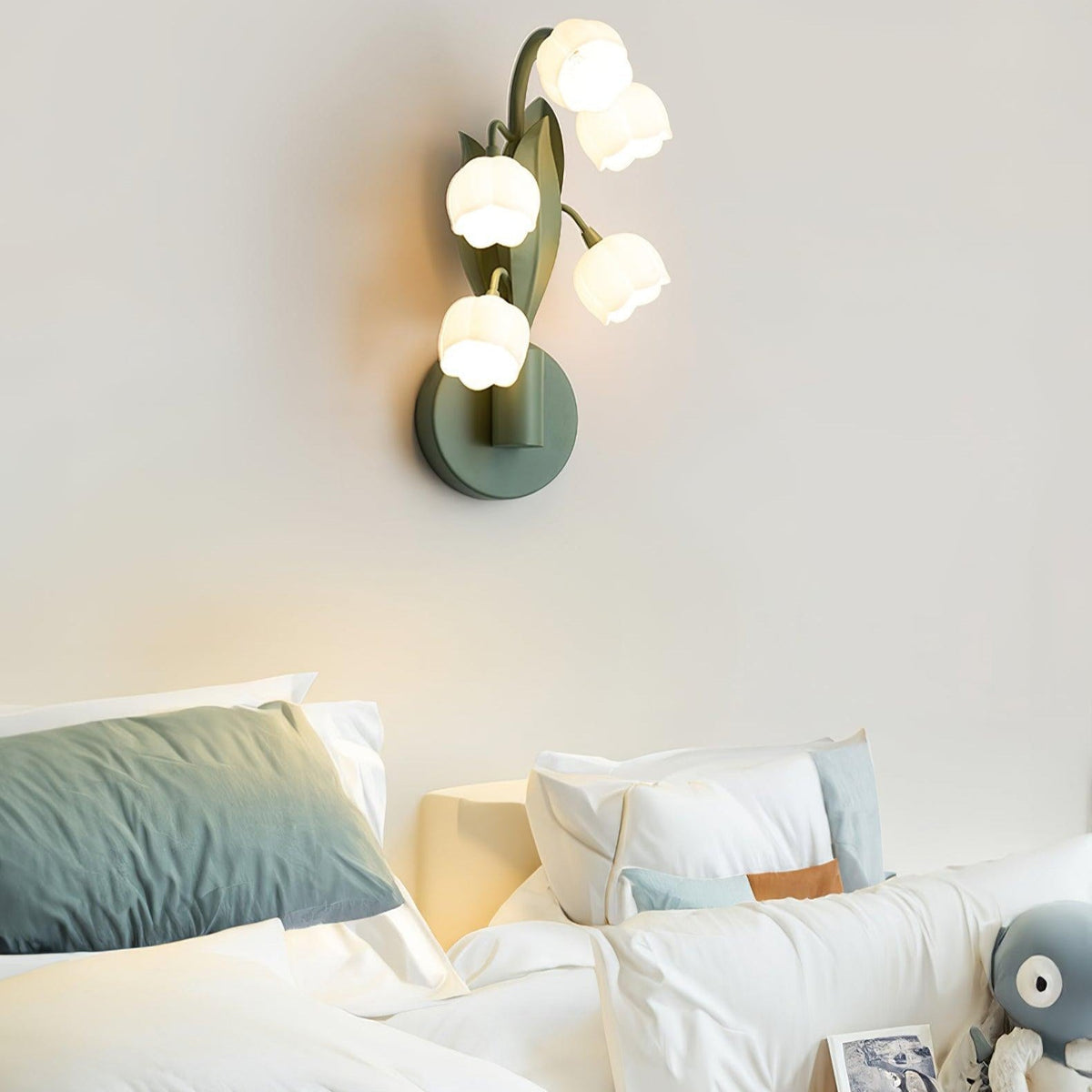 Indoor Wall Light With Lifelike Leaves Inspired By Orchid