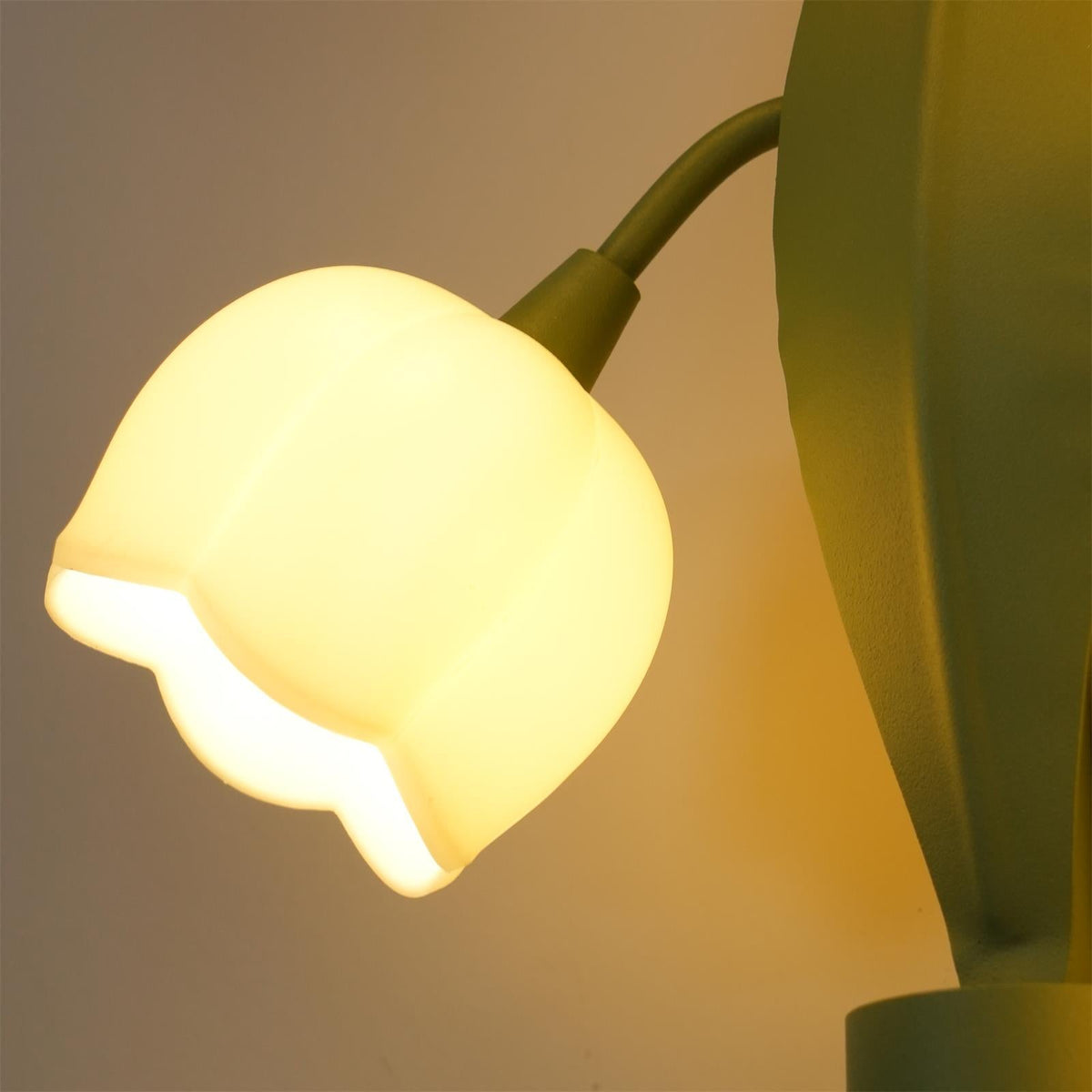 Indoor Wall Light With Lifelike Leaves Inspired By Orchid