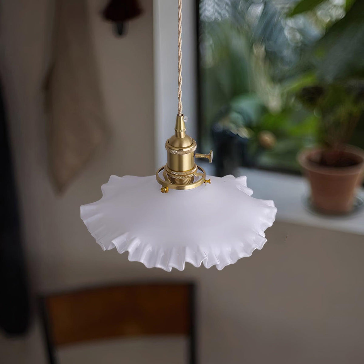 Glass Ruffle Shade Brass Pendant Lamp With Warm Glow