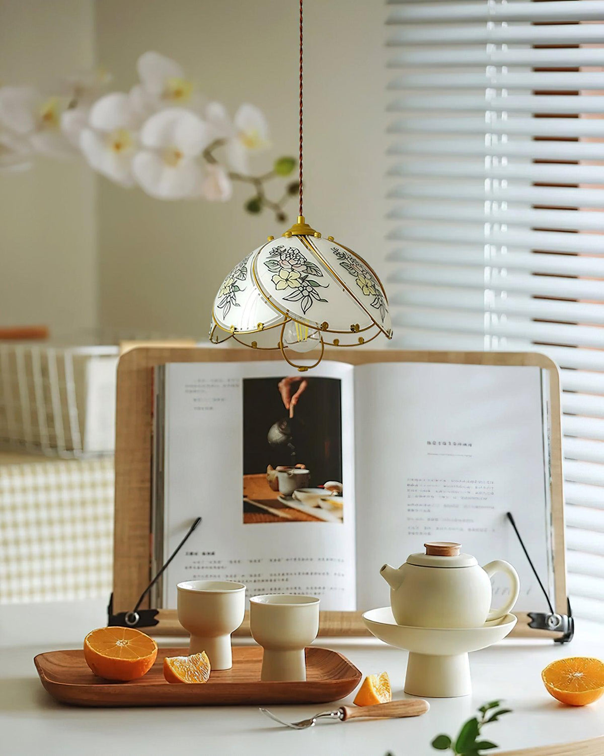 Vintage Metal Frame Pendant Lamp With Petal Glass Shade