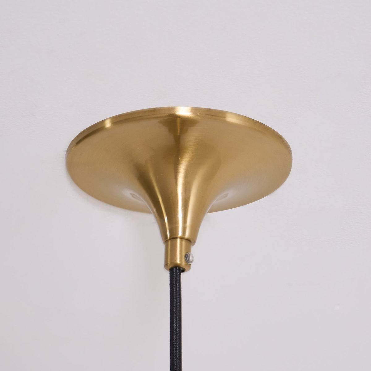 Elegant Dining Lighting Pendant Lamp With Slim Neck